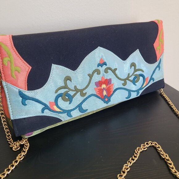 Perfume River Embroidered Purse Handbag Crossbody Removable Strap - Picture 2 of 11